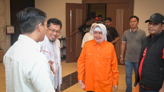 Indira saat berkunjung ke pengurus PKS Makassar.