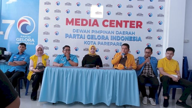 Kembalikan Formulir di Gelora, ERAT: Golkar dan Gelora Punya Visi dan Misi Yang Sama