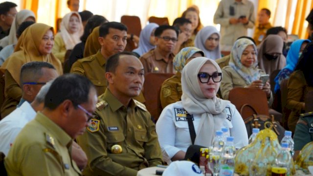 Penjabat Gubernur Sulsel Prof Zudan Arif Fakrollah bersama Ketua DPRD Sulsel Andi Ina Kartika Sari.
