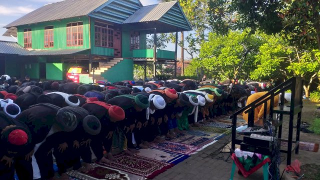 Jemaah An Nadzir melaksanakan salat idul adha1445 H. Ist