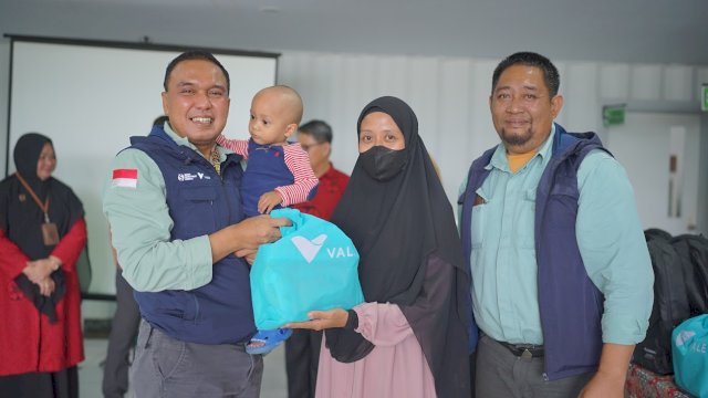 PT Vale Serahkan Bantuan Alkes dan Paket Makanan Sehat ke Puskesmas Area Pemberdayaan