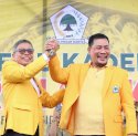 Tiga Ribu Kader Golkar Sidrap Hadir Saat Taufan Pawe Serahkan KTA Haji Mashur