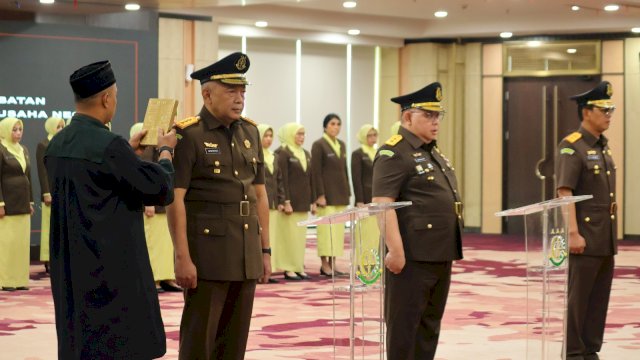 Sanitiar Burhanuddin Lantik Feri Wibisono Sebagai Wakil Jaksa Agung