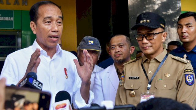 Presiden Jokowi Cek Bantuan Kesehatan Pemerintah Pusat Saat Kunjungi RSUD Sinjai