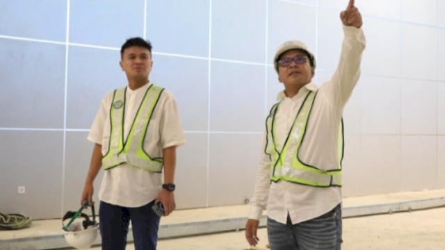 Faldo Maldini bersama Wali Kota Makassar Mohammad Ramdhan Pomanto.