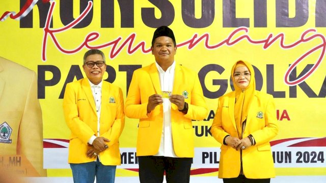 Ketua Golkar Sulsel Ajak Kader Serius Menangkan Uji-Sahabuddin