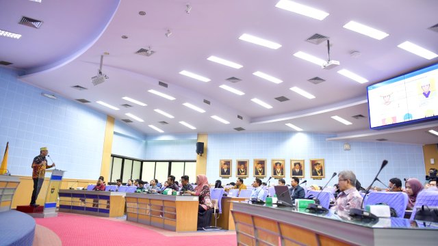Penjabat Gubernur Sulsel, Prof Zudan Arif Fakrulloh, saat menghadiri Workshop Konsultatif UNESCO Metodologi Penilaian Kesiapan AI di Indonesia, di Gedung Rektorat Unhas Makassar, Kamis (18/07/2024). 