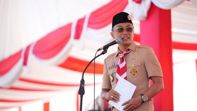 Pimpin Upacara Hari Besar Pramuka, Prof Zudan Serahkan Penghargaan Untuk Tokoh yang Berjasa