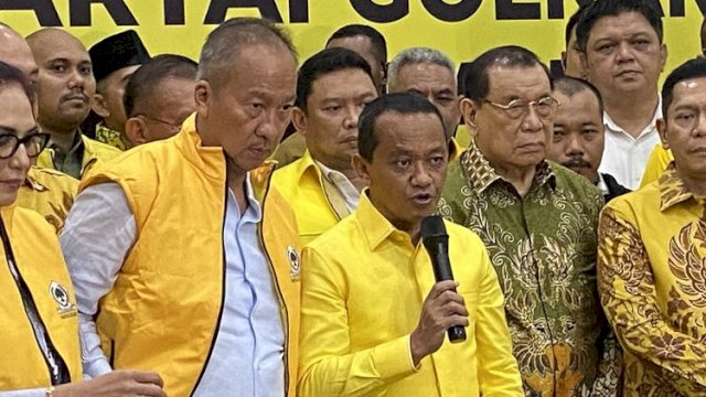 Hasil Munas XI Partai Golkar telah menetapkan Bahlil Lahadalia sebagai Ketua Umum menggantikan Airlangga Hartarto yang mengundurkan diri.