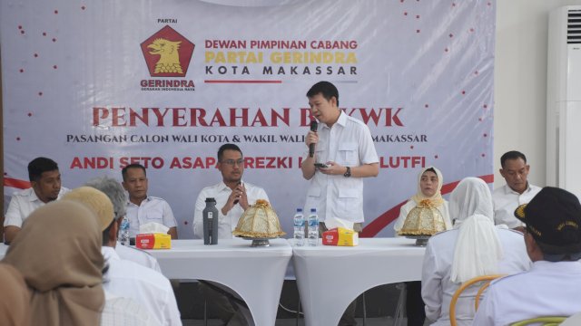 Seto-Rezki Daftar ke KPU Makassar 28 Agustus