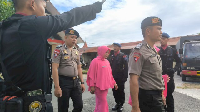 Danyon B Pelopor Satbrimob Polda Sulsel Pimpin Langsung Upacara Sangkur Pora