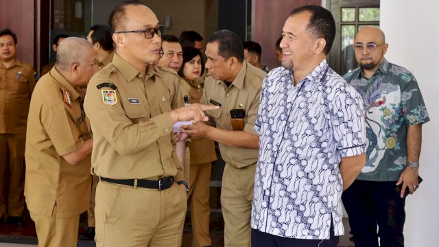 Penjabat Gubernur Sulsel Prof Zudan Arif Fakrulloh dan Presiden Direktur Kalla Group Solihin Kalla
