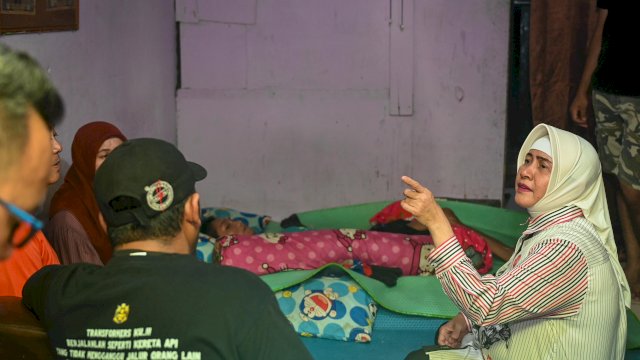 Indira Yusuf Ismail Kunjungi Warga yang Berjuang Melawan Penyakit