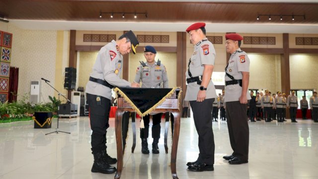 Sertijab Dirreskrimsus Polda Sulsel: Kapolda Sulsel Apresiasi Prestasi dan Kerja Keras Anggota Polri