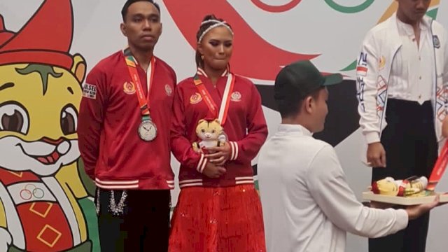 Meski Cedera, Atlet Dansa Sulsel Bersaudara Ade Tri Putra Kadiaman dan Anastasya Kadiaman Raih Medali Perak