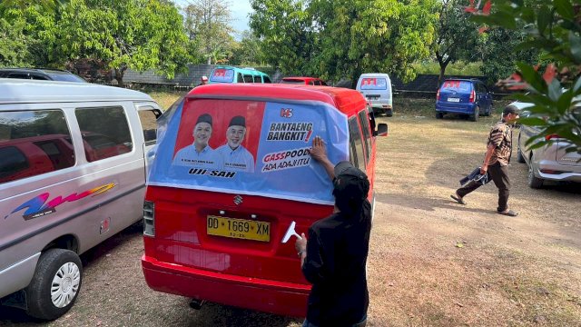 Mobil Angkutan Umum di Bantaeng Ramai-ramai Pasang Stiker UJI-SAH