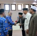 Danny Pomanto Serahkan SK Penetapan kepada Puluhan Imam Kelurahan