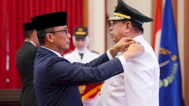 Berhentikan Akbar Ali, Gubernur Sulsel Resmi Lantik Abdul Hayat Gani Jadi Pj Wali Kota Parepare