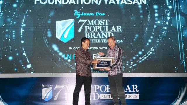 Yayasan Hadji Kalla Raih Penghargaan sebagai Lembaga Filantropi Terpopuler