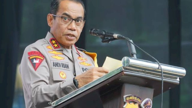 Irjen.&nbsp;Polisi Andi Rian&nbsp;Ryacudu Djajadi, S.I.K., M.H