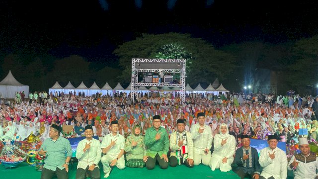Danny, Indira dan Ilham Hadiri Maulid Nabi Bersama Ribuan Warga di Manggala