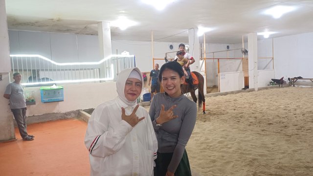 Rahmat Taqwa Bersama Indira Resmikan Stable Indoor Pertama di Makassar