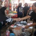 Tasming Hamid-Hermanto Disambut Antusias Pedagang Saat Kunjungan ke Pasar Labukkang