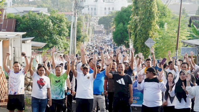 Andi Sudirman Hadiri Jalan Sehat Bersama Warga Soppeng