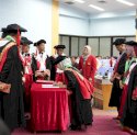 Unhas Resmi Kukuhkan Empat Guru Besar, Dorong Interdisiplin dan Kreativitas