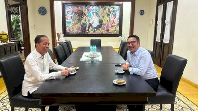 Calon Gubernur Jakarta, Ridwan Kamil saat menemui mantan Presiden Joko Widodo