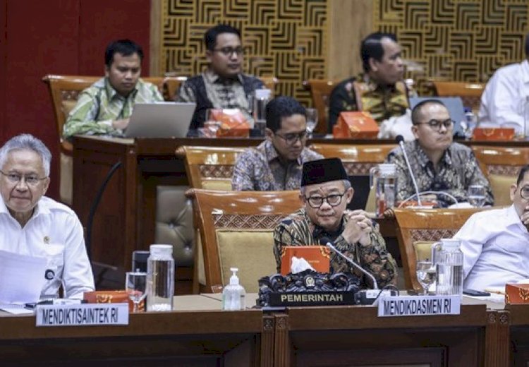 Menteri Pendidikan Mu'ti Pastikan Gaji Guru ASN-Non ASN Naik