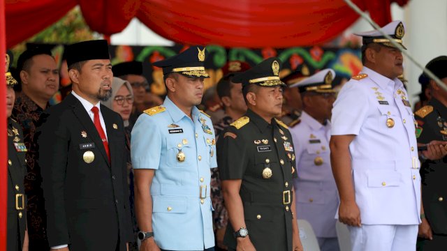 Pjs Wali Kota Makassar Arwin Azis Hadiri Sertijab Komandan Lantamal VI