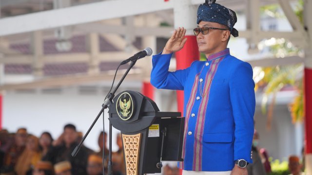Hari Guru Nasional, Prof Zudan Beri Hadiah Beasiswa S2 dan S3 Kepada 33 Guru