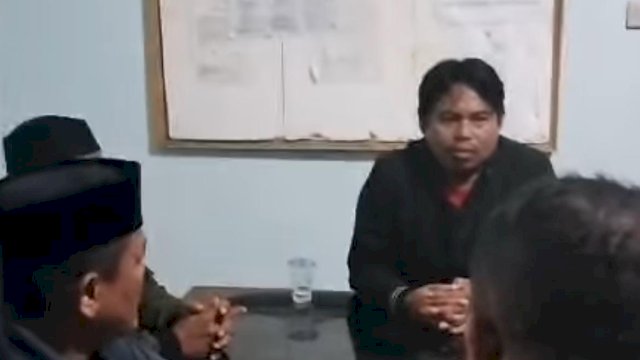 Warga Sidak Lurah Letta Gegara Kumpulkan Pendukung IA-KAN di Kantornya Malam Hari 