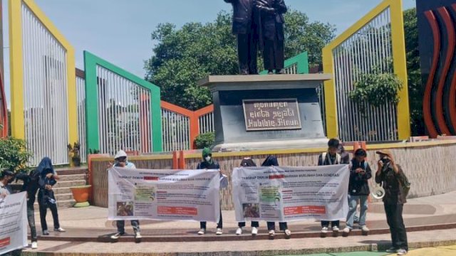 Gelar Demo di Polres Parepare, Massa Tuntut Dua Hal