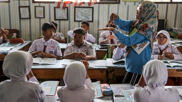 PKB Desak Pemerintah Segera Terbitkan Aturan Kenaikan Gaji Guru