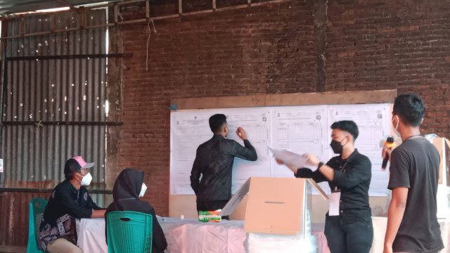 KPU Makassar Gelar Pemungutan Suara Ulang di TPS 15 Parangtambung