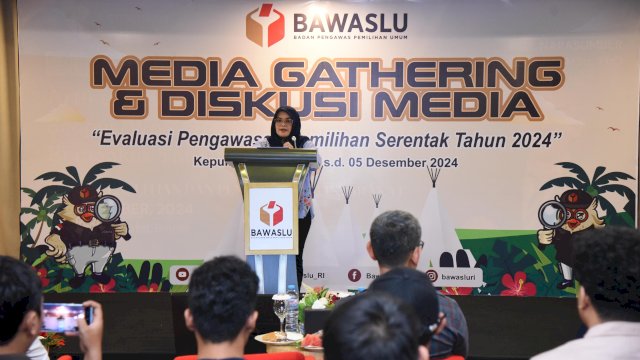 Anggota Bawaslu Lolly Suhenty dalam Media Gathering & Diskusi Media dengan tema Evaluasi Pengawasan Pemilihan Serentak Tahun 2024 di Bintan, Kepulauan Riau.