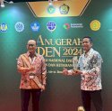 Pj Gubernur Terima Penghargaan DEN 2024, Sulsel Terbaik dalam Mendorong Transisi Energi dan Optimalkan EBT
