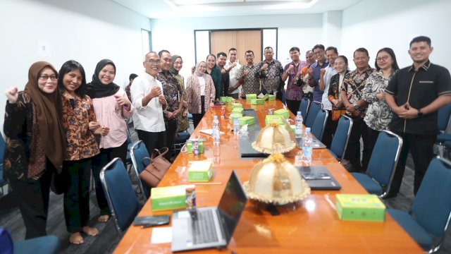 Kominfo Makassar Gelar Rapat Tingkatkan Kapasitas PPID untuk Minimalkan Sengketa Informasi Publik