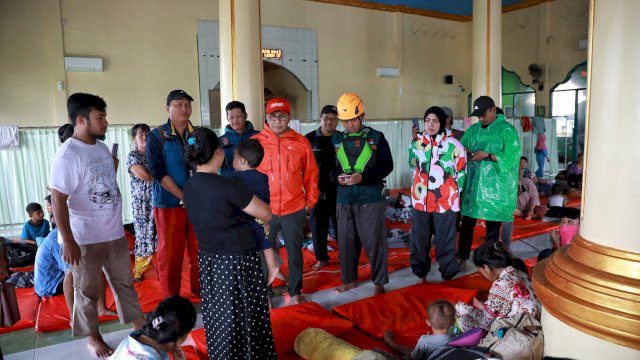 Danny Tinjau Langsung Lokasi Banjir, 1.551 Jiwa Mengungsi di 27 Titik