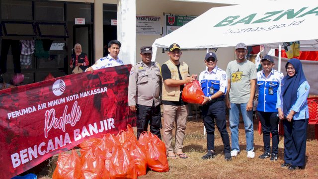 Perumda Air Minum Makassar Salurkan Bantuan untuk Korban Banjir di Perumnas Antang