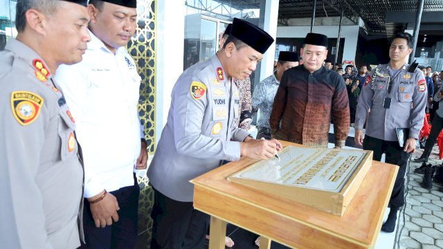 Resmikan Masjid Ar-Rahma Bharaduta di Takalar, Yudhiawan Ajak Anggota Polri Perkuat Nilai Religius