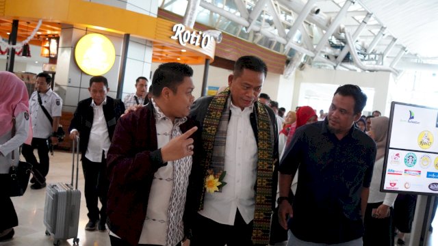 Tiba di Makassar, Prof Fadjry Djufry Disambut Hangat Kepala OPD, Forkopimda, dan Masyarakat