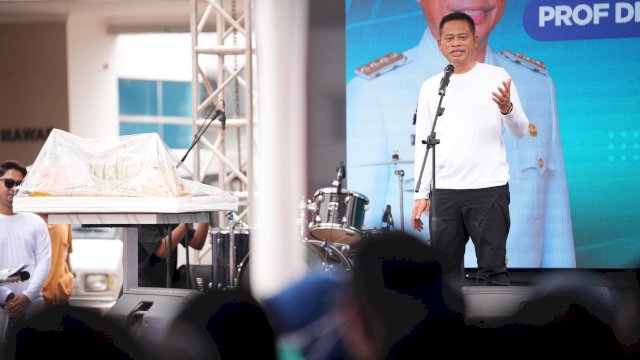 Penjabat Gubernur Sulsel Prof Fadjry Djufry menghadiri HUT ke-42 RSUP Dr. Tadjuddin Chalid, di Jalan Paccerakang, Kecamatan Biringkanaya, Makassar, Sabtu, 11 Januari 2025.