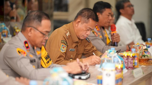 Penjabat Gubernur Sulsel Prof Fadjry Djufry mengikuti Rapat Koordinasi yang dipimpin langsung oleh Menteri Pertanian RI Andi Amran Sulaiman