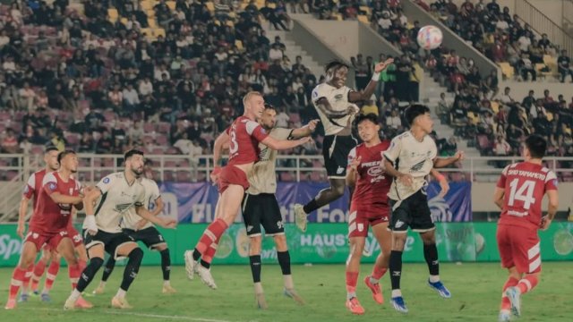 PSM menang tipis 1-0 atas tuan rumah lewat gol pemain anyar mereka, Albertine Joao Pereira atau yang akrab disapa Balotelli.