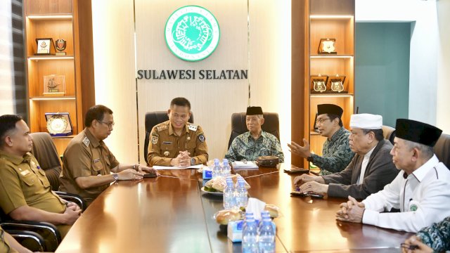  Pj Gubernur Sulsel Prof Fadjry Djufry melanjutkan kunjungan silaturahminya ke Kantor Majelis Ulama Indonesia (MUI) Sulsel, Selasa, 14 Januari 2025.