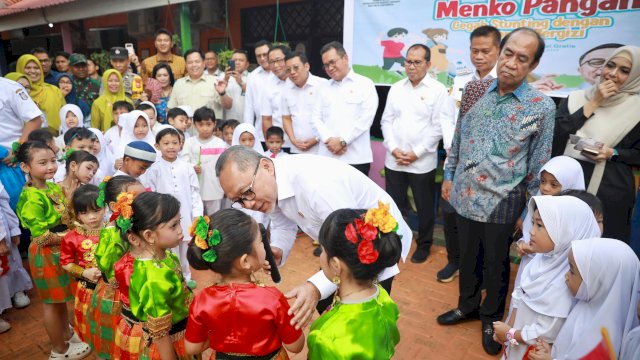 Menko Zulkifli Hasan Harap Program MBG Tingkatkan IQ Anak Bangsa
