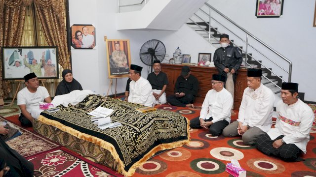 Pj Gubernur Sulsel Prof Fadjry Turut Berduka Tokoh Pers Nasional Alwi Hamu Berpulang